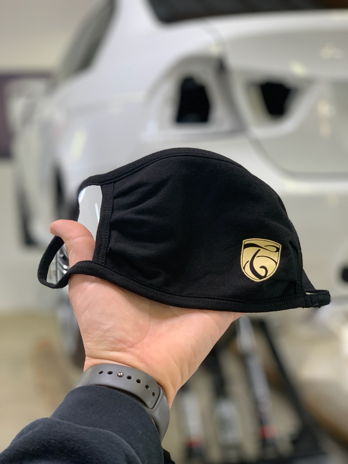 Face Mask Black/ Gold