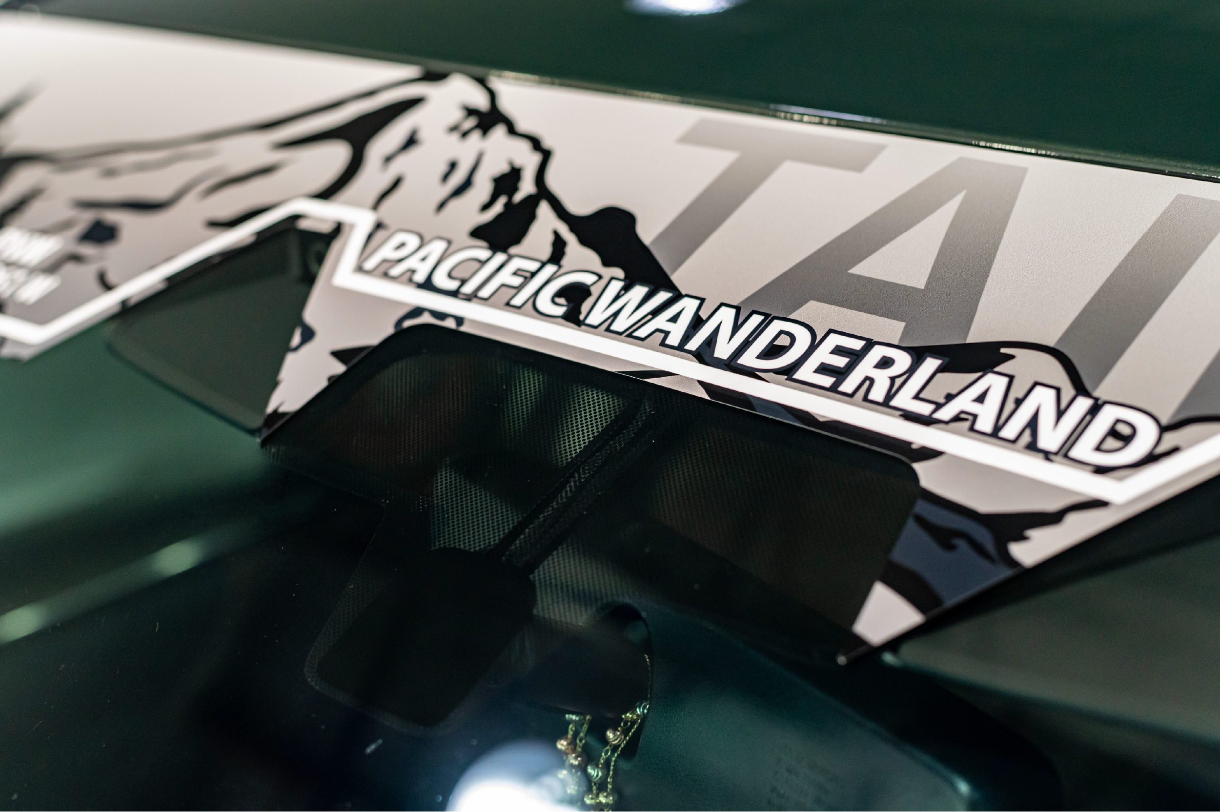 2022 Subaru Forester Gloss Window Banner